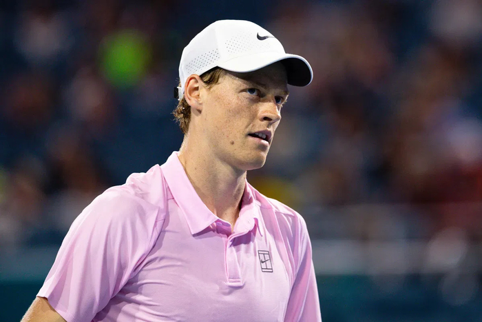 kaiyun中国官方登入入口-辛纳打破费德勒一大纪录，迪米十四年纪录惨遭终结|迪米特洛夫|阿尔卡拉斯|蒙特卡洛大师赛|扬尼克-辛纳|ATP_新浪新闻